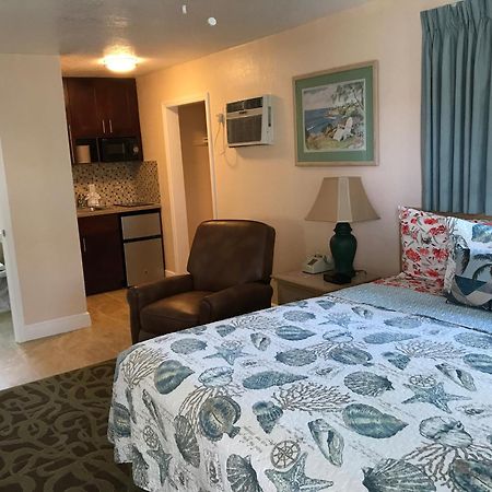 Carlton House Motel And Suites St. Pete Beach Exterior foto